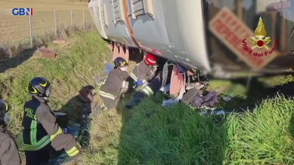 Passenger killed as bus carrying Ukrainian refugees overturns in Italy