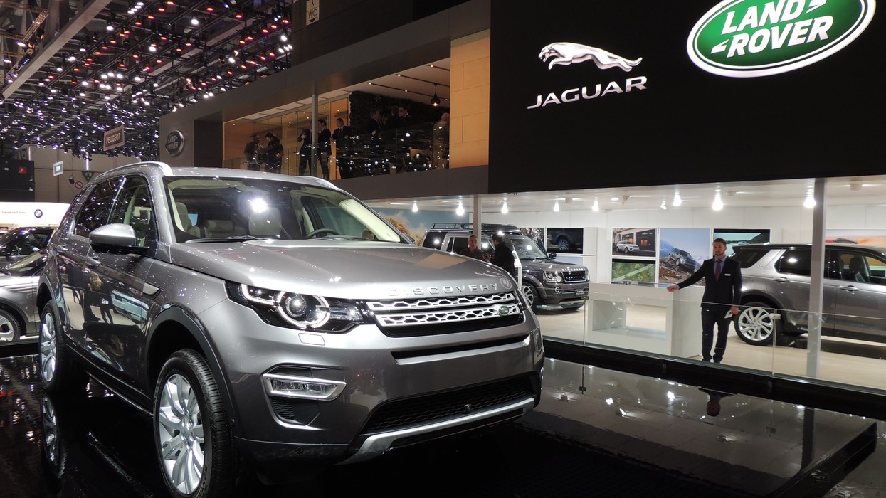 Jaguar Land Rover-owner announces biggest investment in UK car industry ...