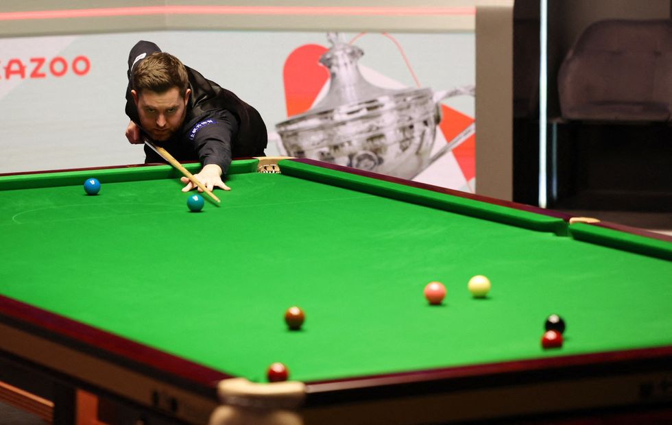 Jake Jones trails by five frames heading into Monday