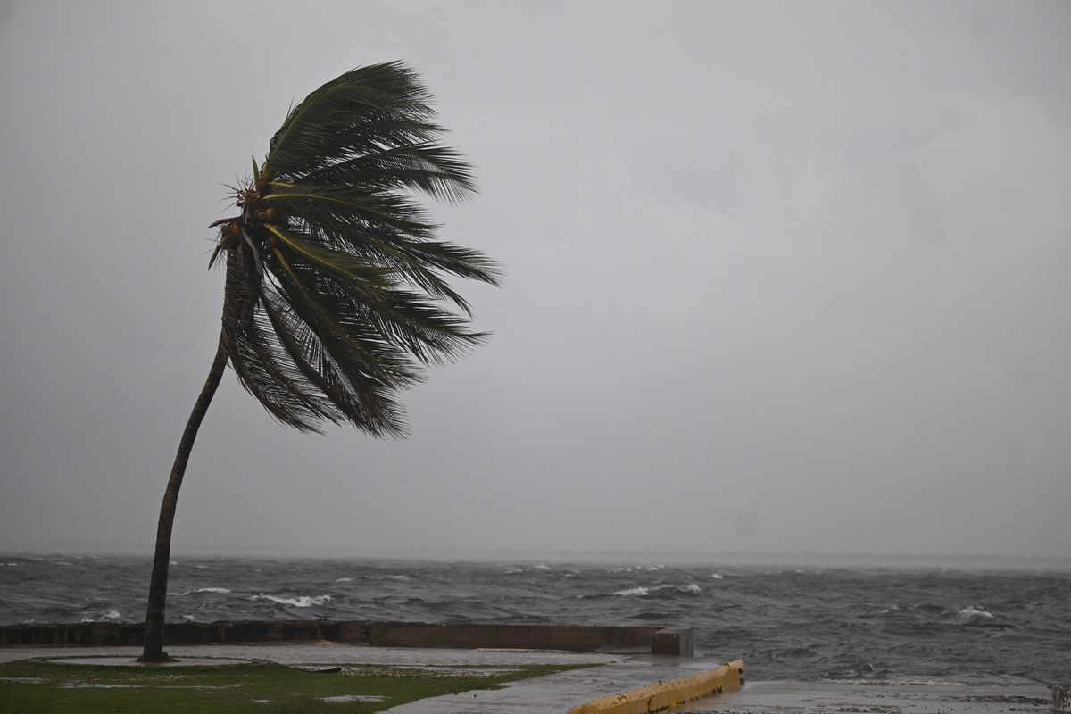 Jamaican pier as Storm Melissa approaches