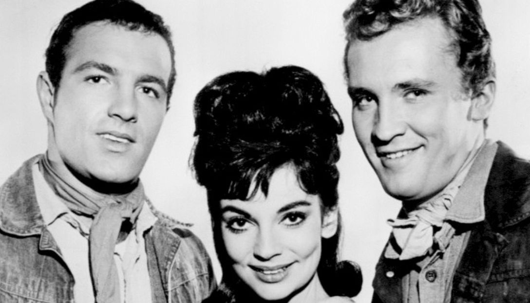 James Caan, Karyn Kupcinet and Roy Thinnes in Death Valley Days