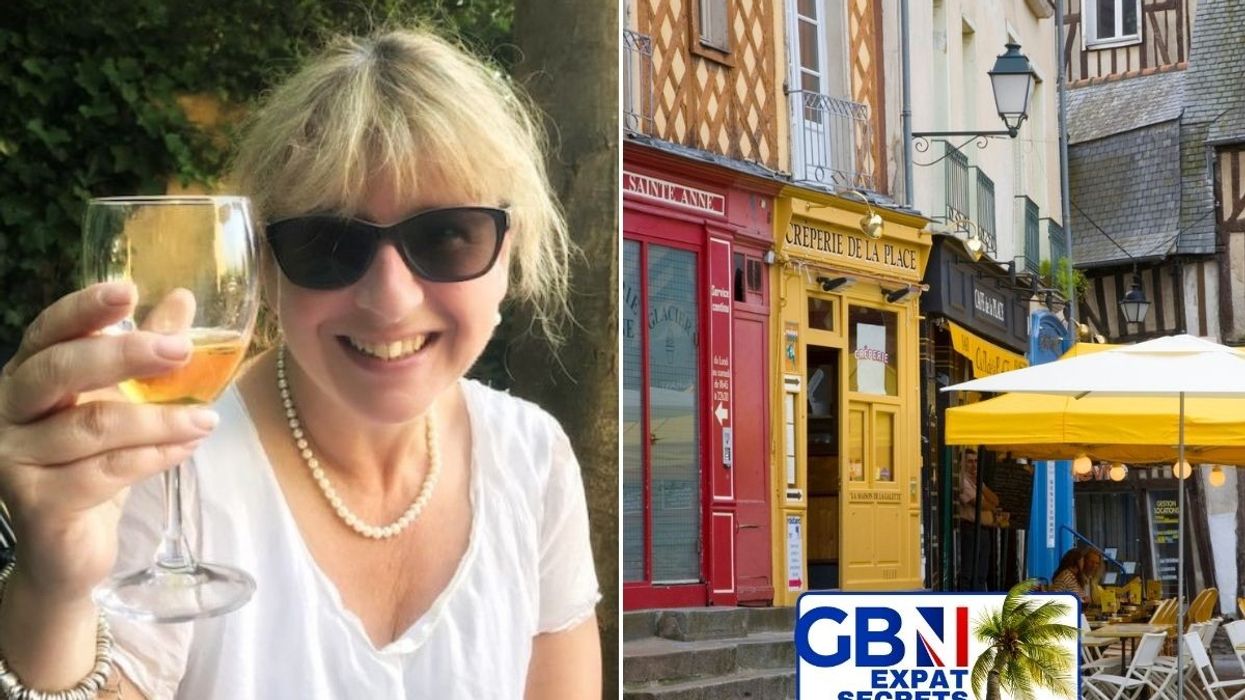 Janine Marsh / Cafes in Place Sainte-Anne, France