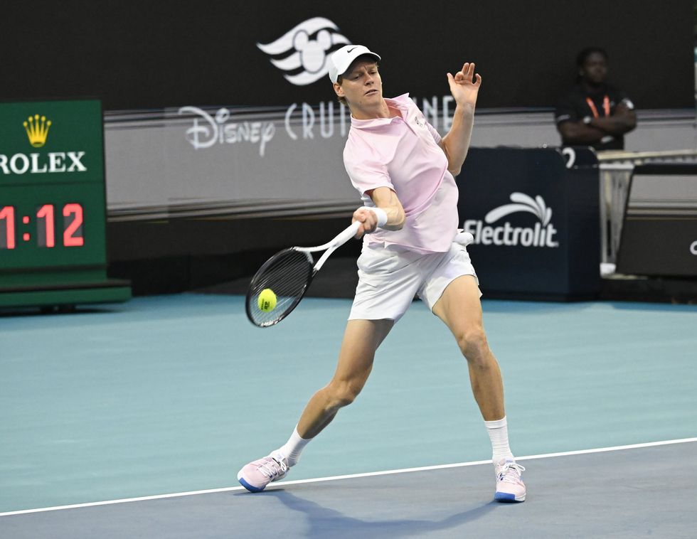 Jannik Sinner remains behind Carlos Alcaraz in the tennis world rankings