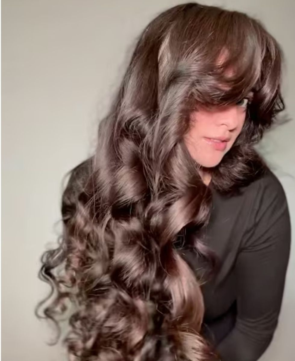 JAS LENE SHOWING HER HAIR