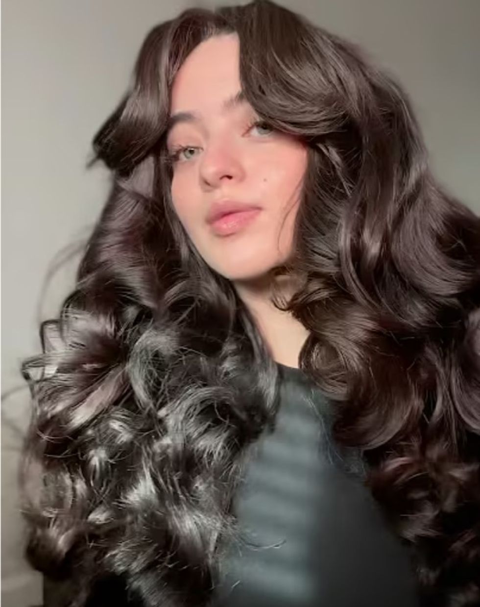 JAS LENE SHOWING HER HAIR