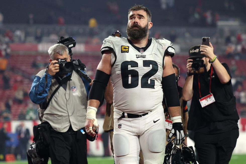 Jason Kelce has told teammates he's retiring