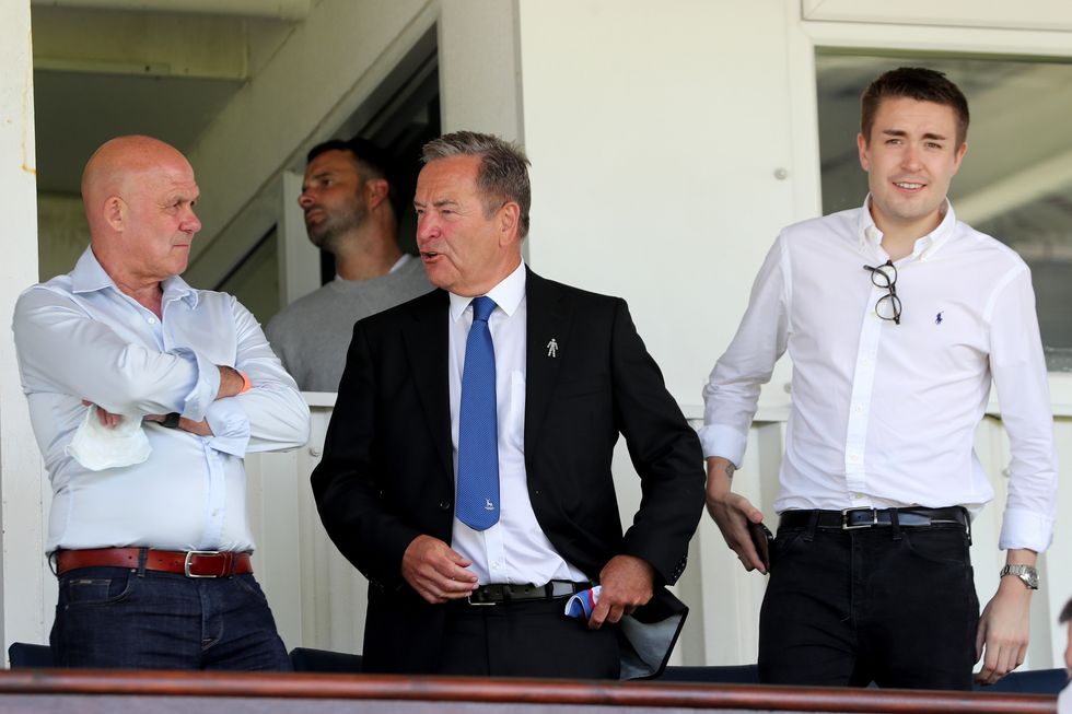 Jeff Stelling, Robbie Stelling