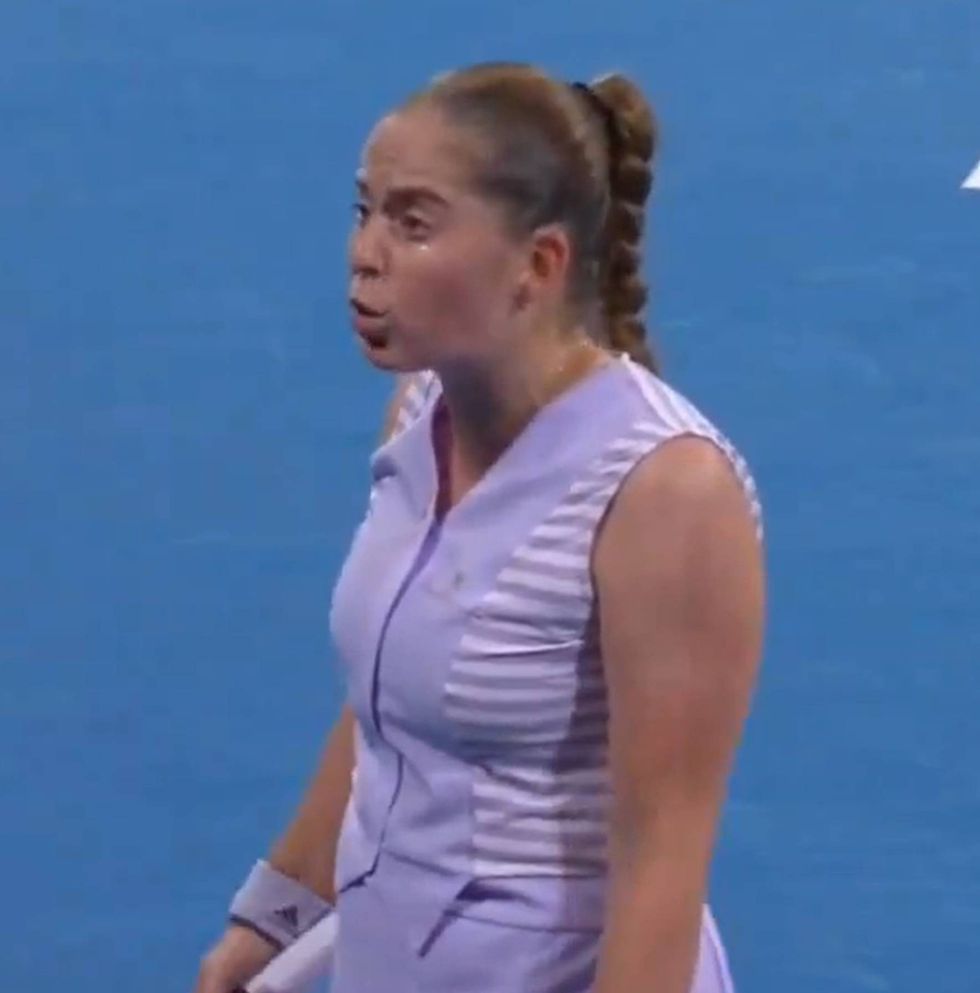 Jelena Ostapenko argued with her box throughout the match