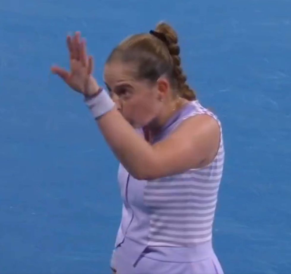 Jelena Ostapenko lost her cool with her coaches