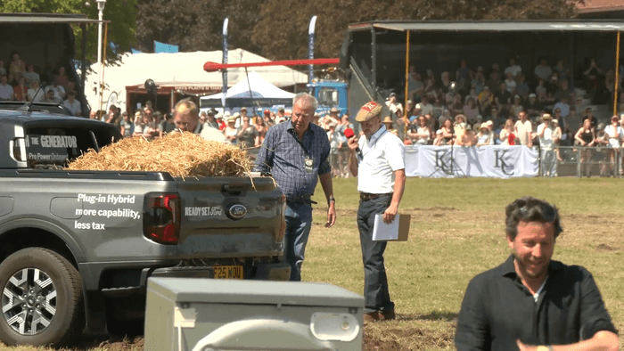Jeremy Clarkson Ford Ranger challenege