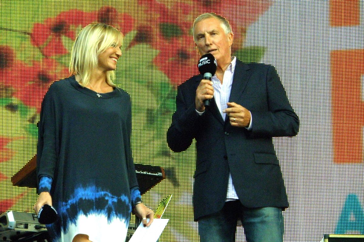 Jo Whiley and Johnnie Walker