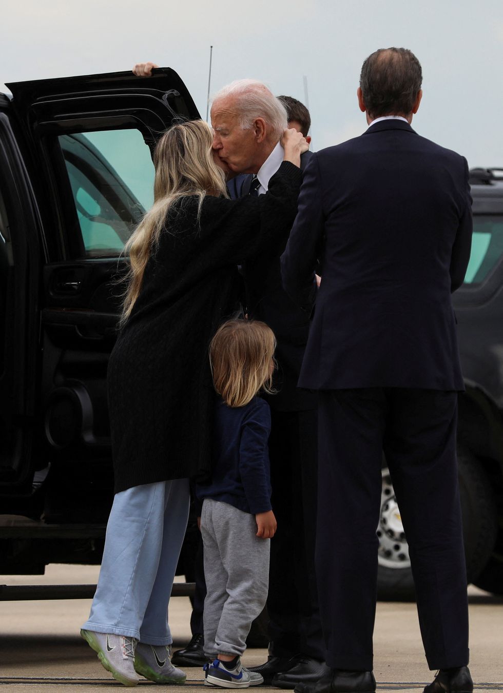 Joe Biden also gave a hug to his son's wife Melissa