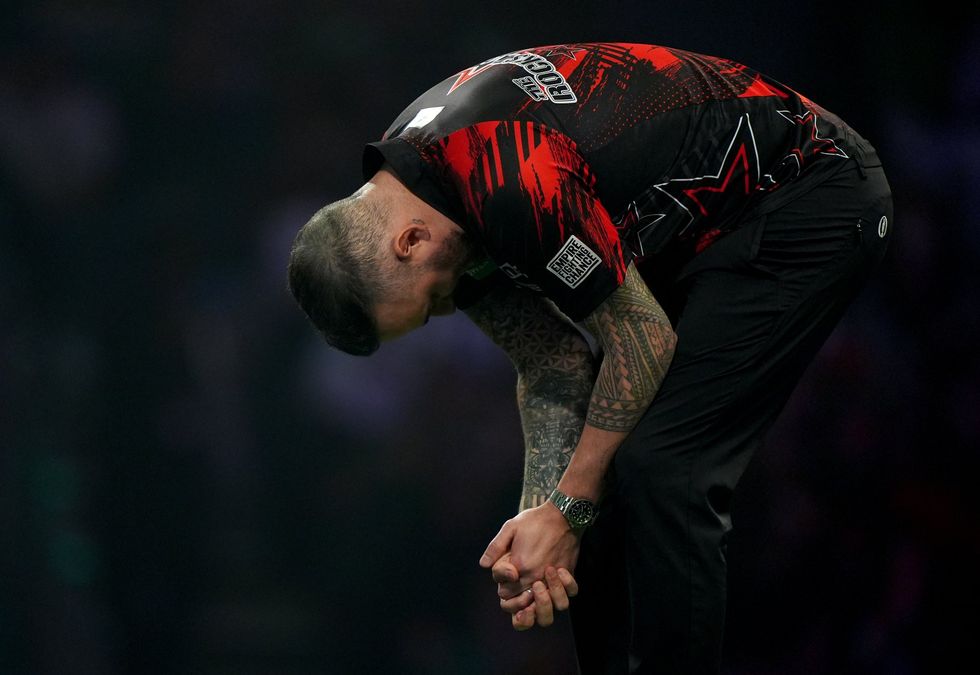 Joe Cullen was furious on stage after being beaten by Mensur Suljovic