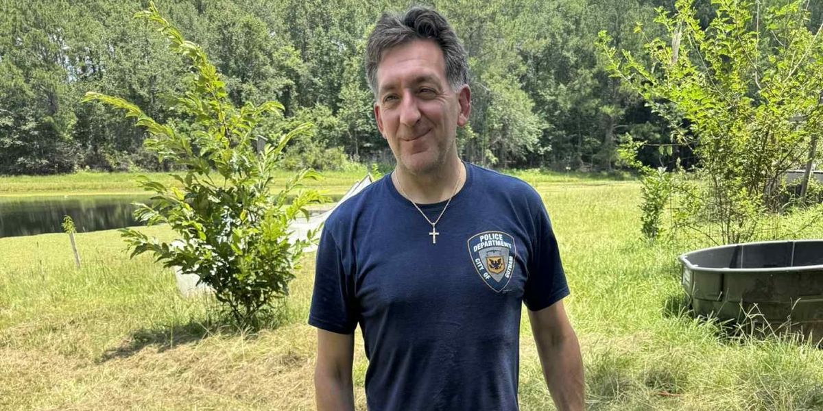 British man thrown into jail cell after posing with guns during US trip says he doesn’t ‘feel safe’ in the UK anymore British man thrown into jail cell after posing with guns during US trip says he doesn’t ‘feel safe’ in the UK anymore