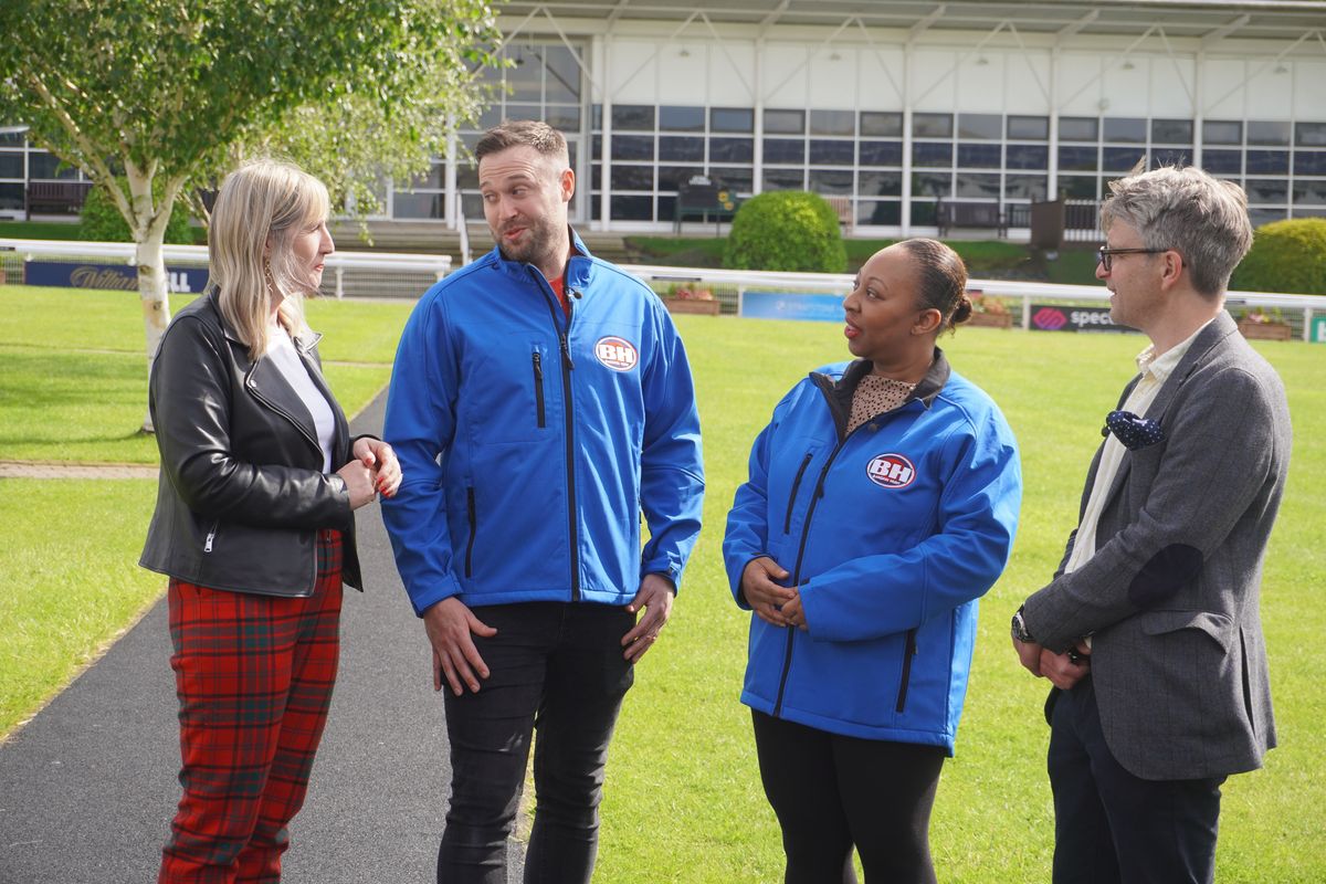 Jonathan Pratt (right)