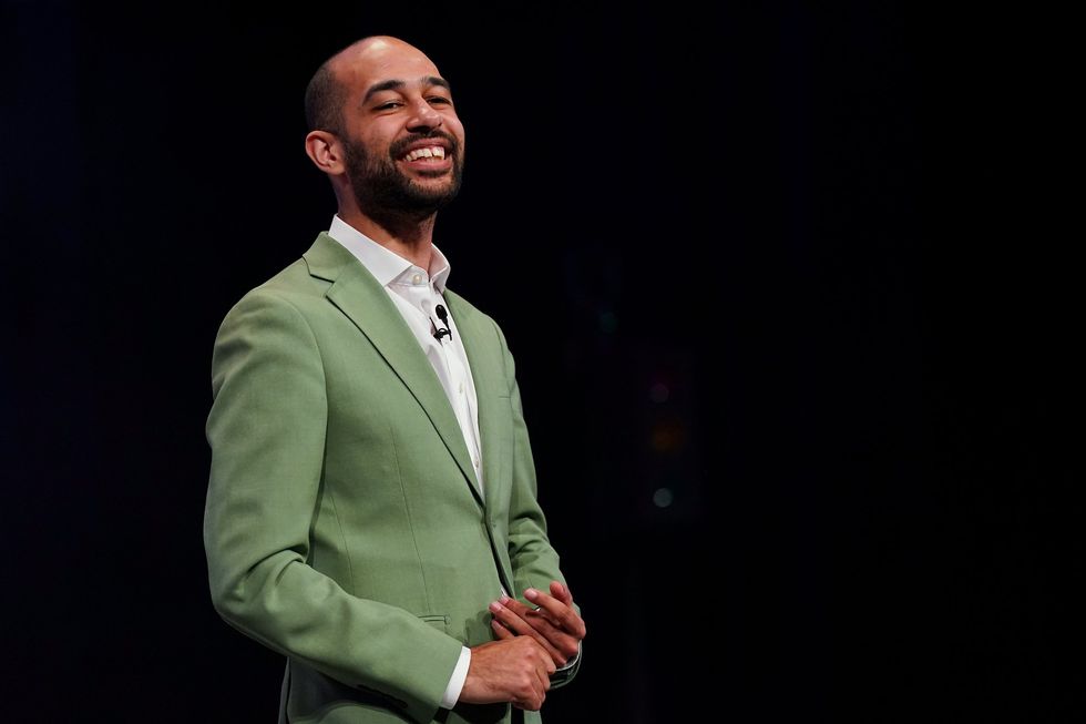 Deputado Josh Babarinde