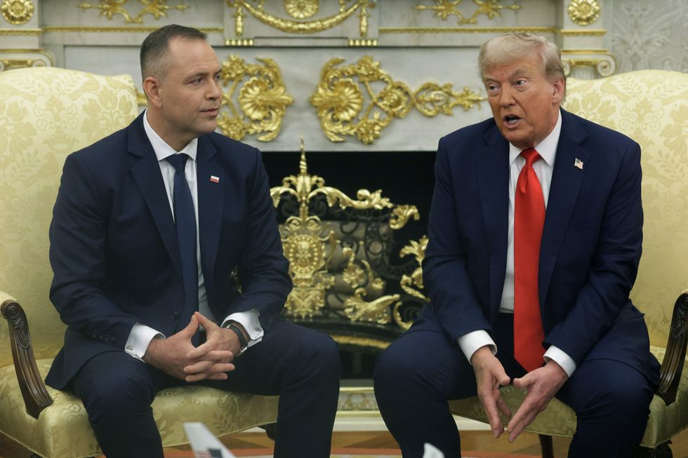 Karol Nawrocki (left) Donald Trump (right)