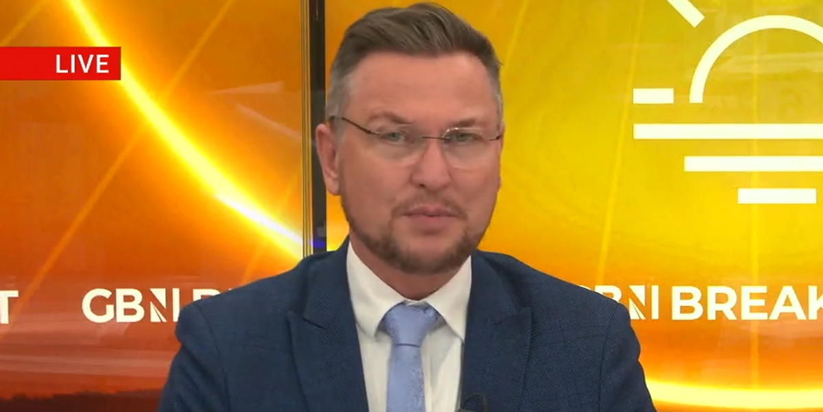NextImg:WATCH: Stephen Dixon reacts to Princess of Wales 'stepping on Meghan's toes'