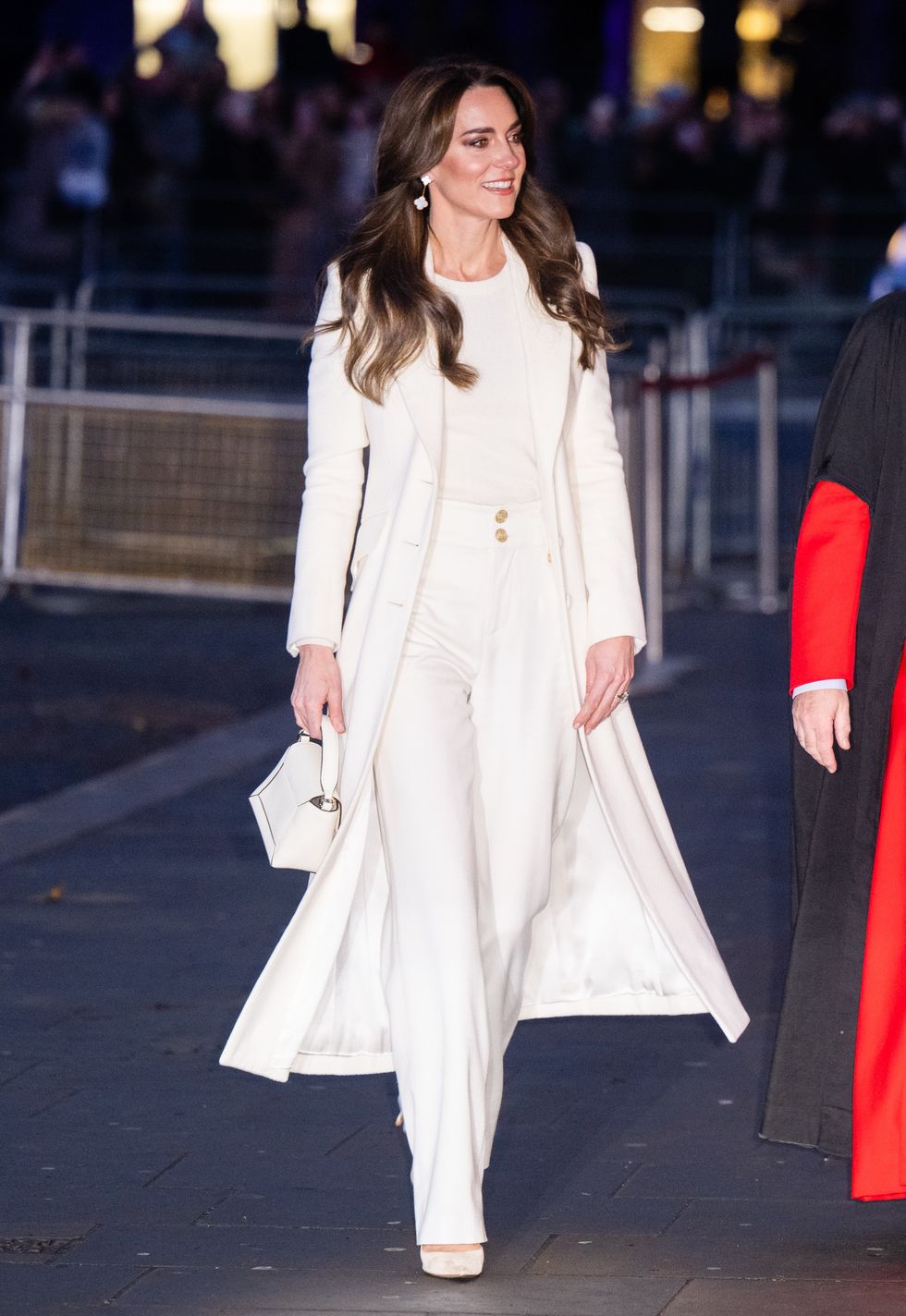 Kate Middleton's white trouser suit at carol concert sends an ...