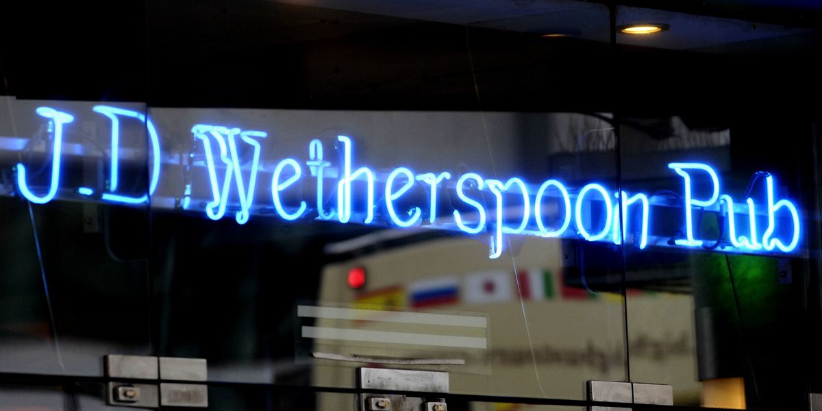 NextImg:Wetherspoons announces limited-time burger and drinks to celebrate Scottish poet