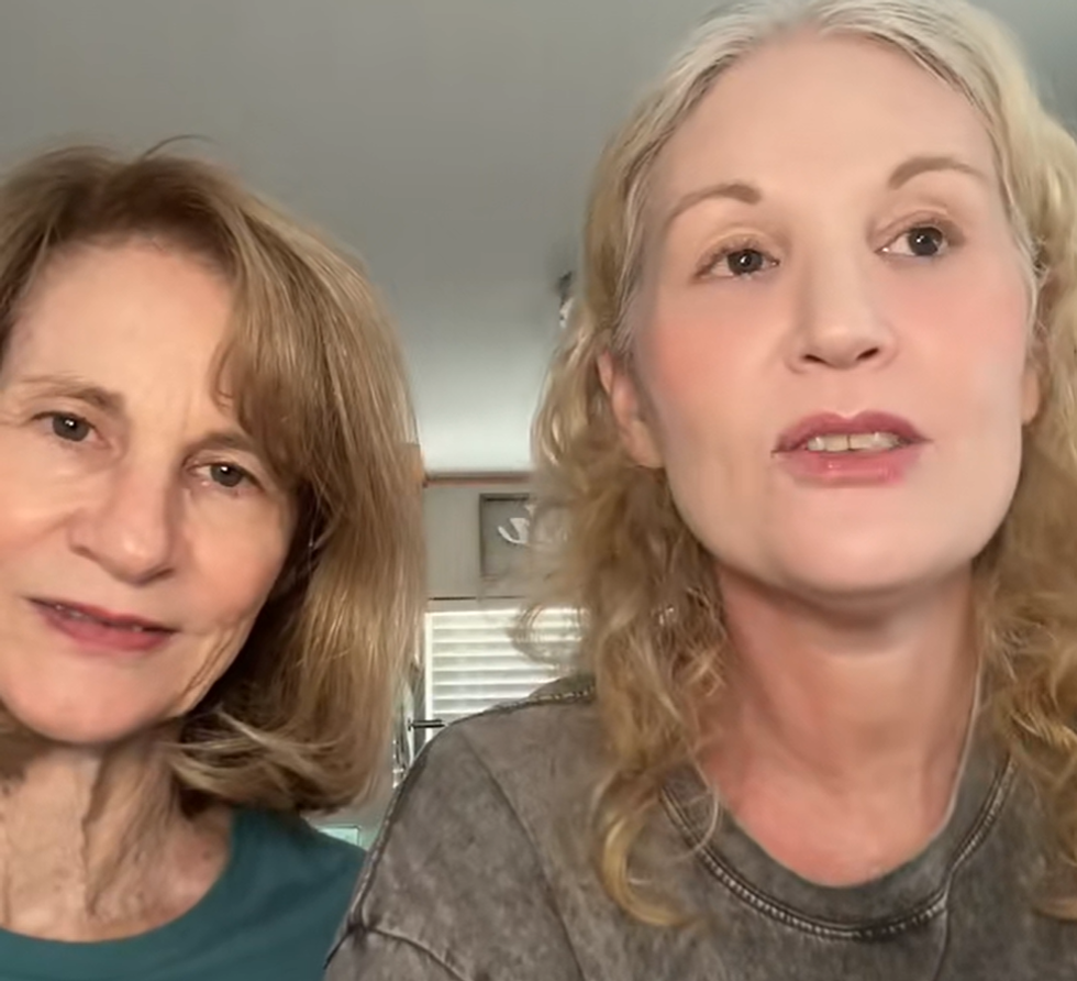 Kathy and Staci talking to followers on TikTok