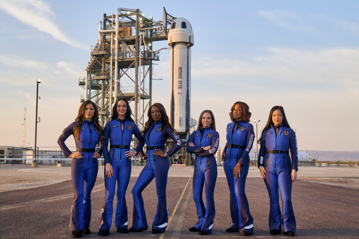 Katy Perry, Gayle King, Lauren S\u00e1nchez, Aisha Bowe, Amanda Nguyen, Kerianne Flynn