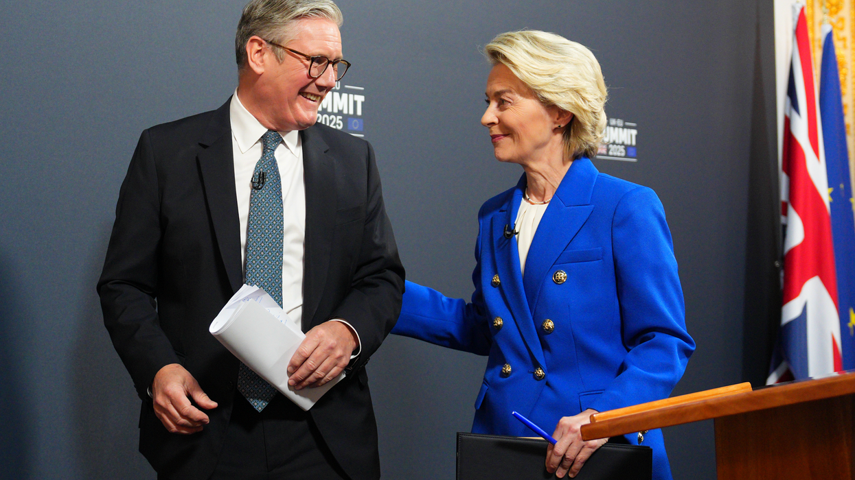 Keir Starmer (left), Ursula von der Leyen (right)