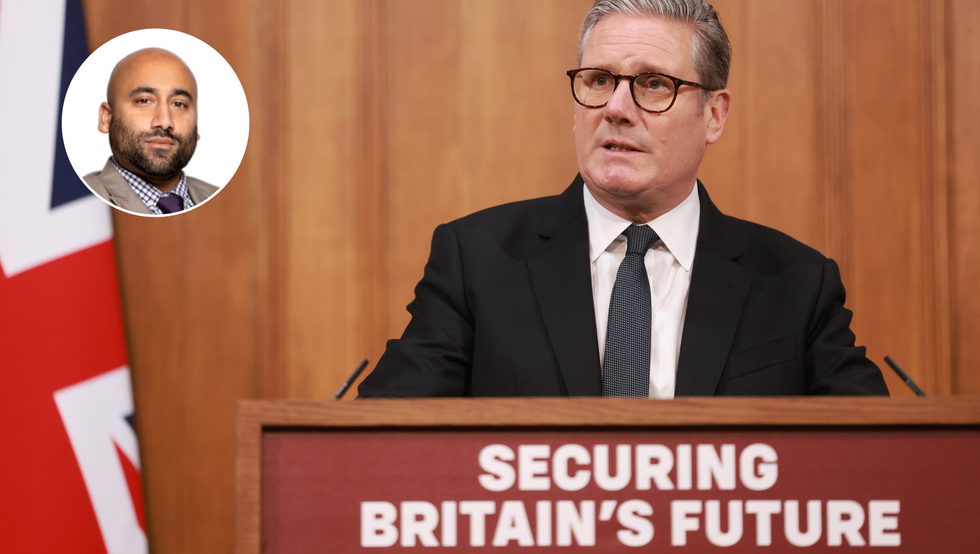 Keir Starmer (middle)