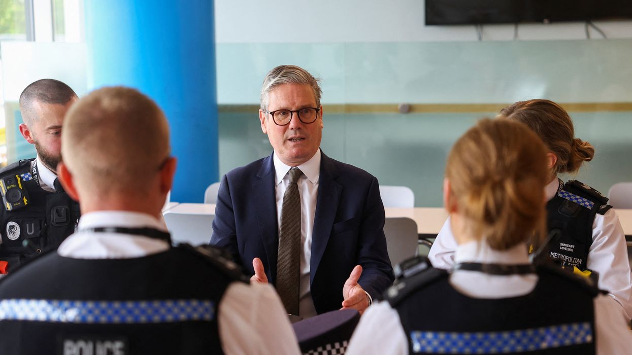 Keir Starmer talking to police