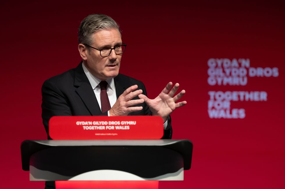 Keir Starmer warns 'backroom stitch-up' could see Nigel Farage win Wales despite ex-Labour FM plotting anti-Reform pact