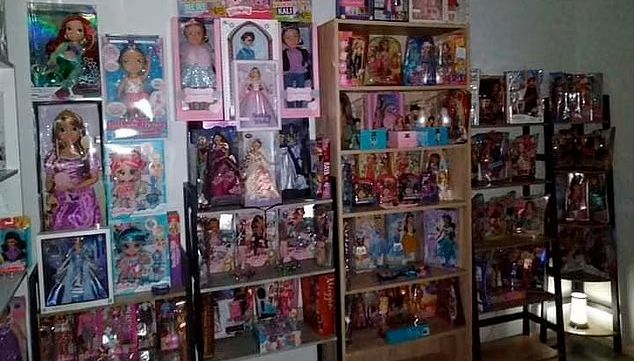Kelly's social media posts appear to show a room full of dolls.