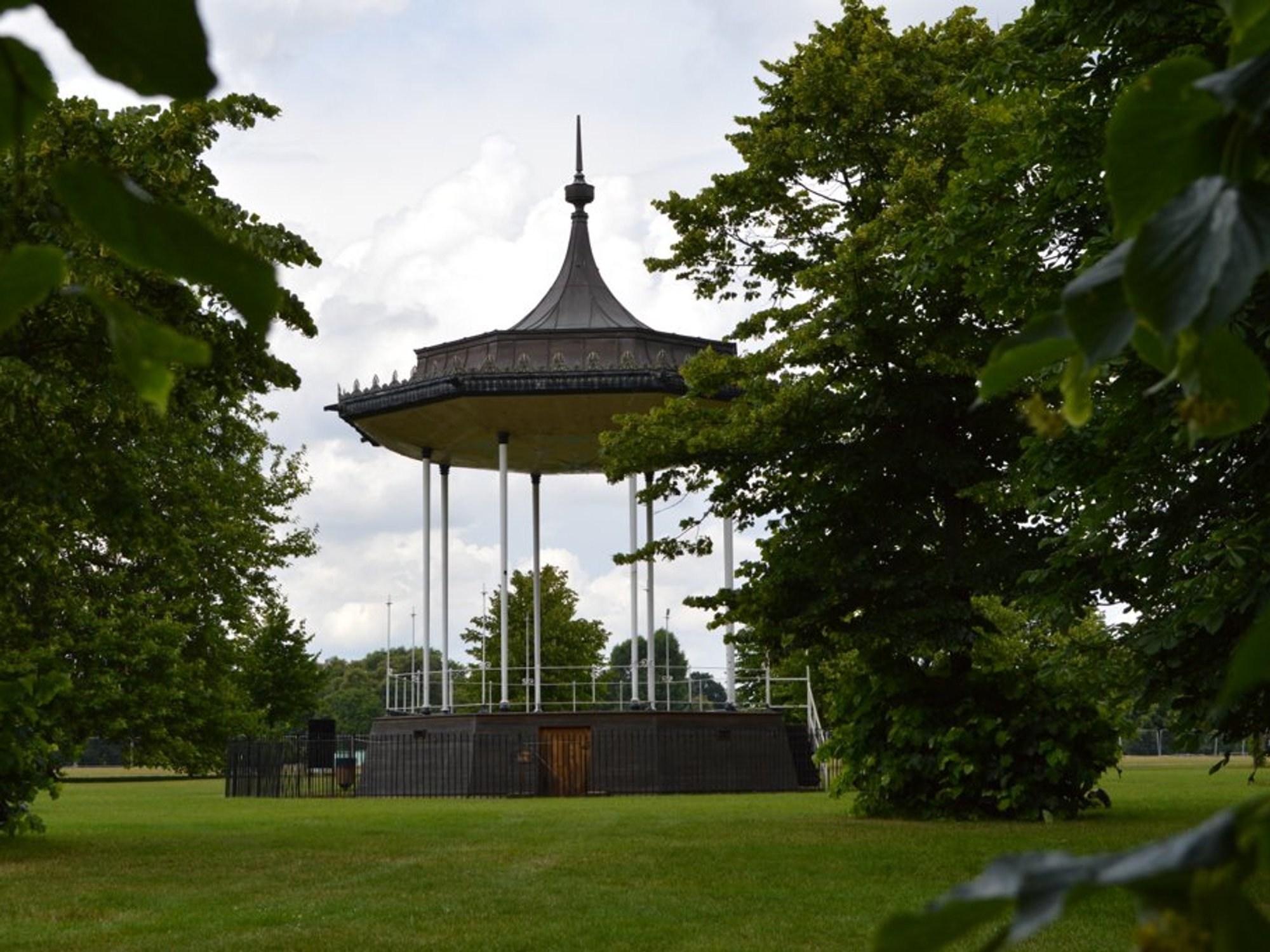 Kensington Gardens bandstand