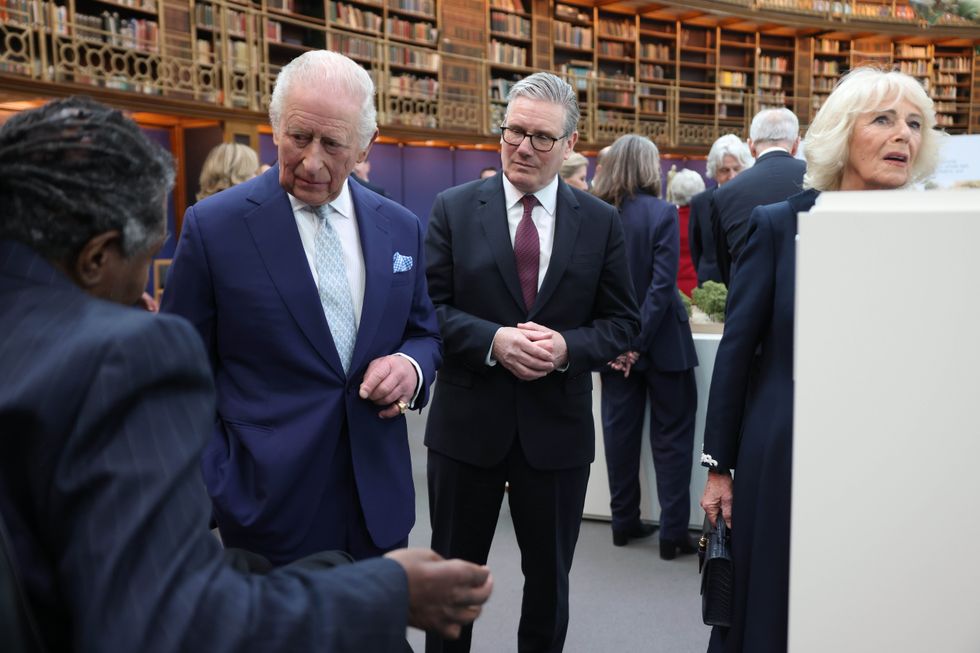 Rei Carlos e Keir Starmer