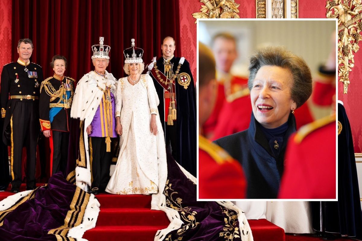 King Charles is flanked by the Royal Family at his Coronation