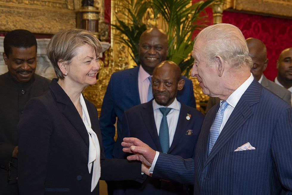 Rei Carlos, Yvette Cooper