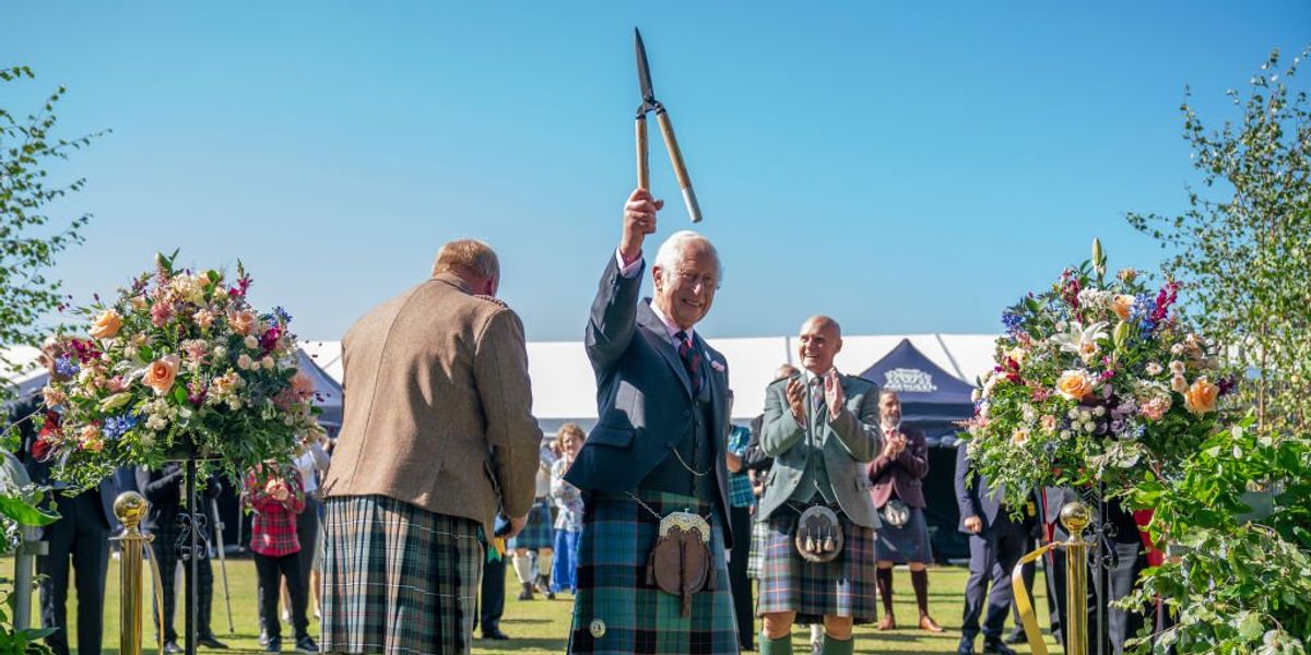 King Charles jokes he cuts ‘bits of his fingers off’ when gardening King Charles jokes he cuts ‘bits of his fingers off’ when gardening
