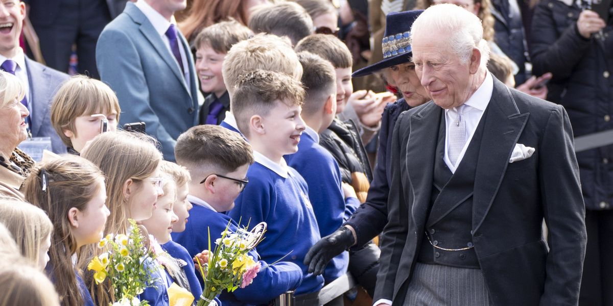 Young girl shies away as King Charles greets well-wishers after church service in sweet moment Young girl shies away as King Charles greets well-wishers after church service in sweet moment