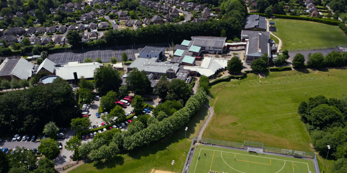 Teacher collapses and dies in front of horrified pupils sitting their GCSEs at Winchester school Teacher collapses and dies in front of horrified pupils sitting their GCSEs at Winchester school