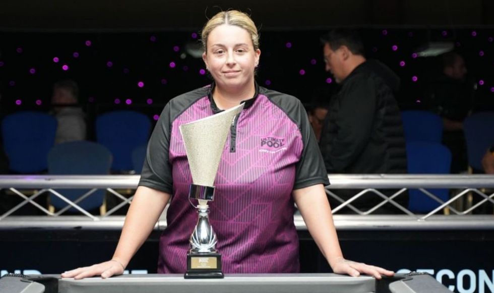 Kirsty-Lee Davies beat Harriet Haynes in the final