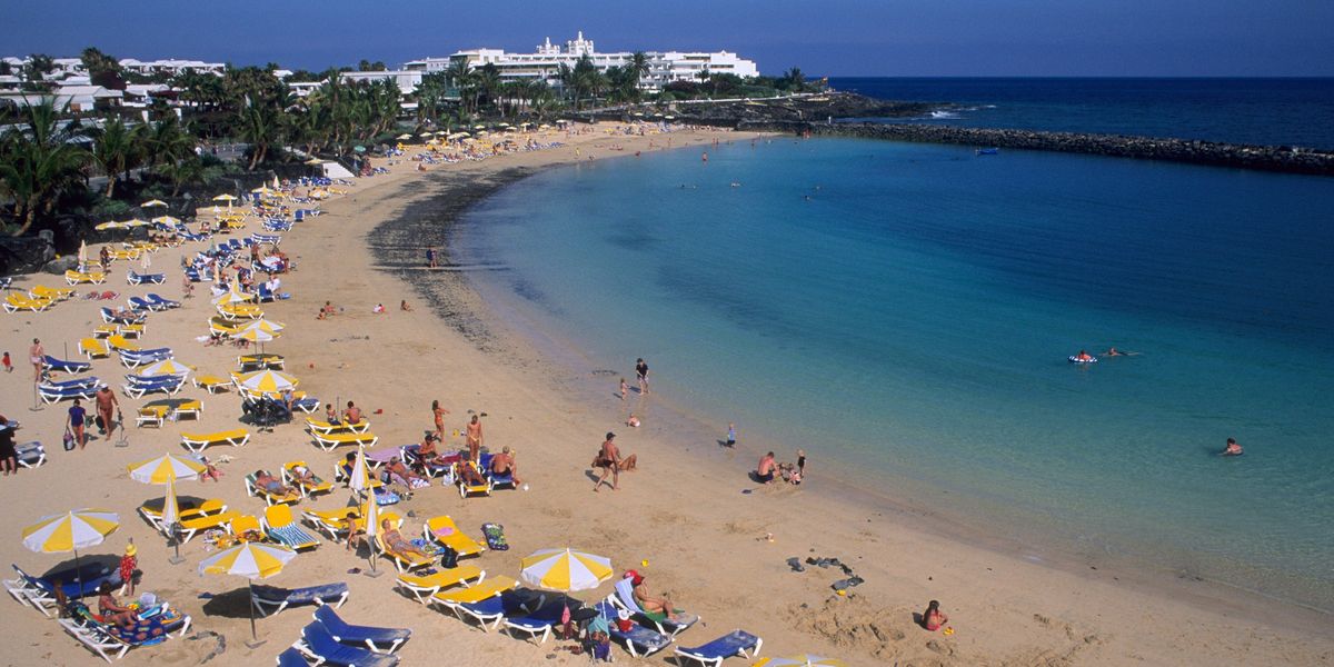 NextImg:Lanzarote locals wants MORE Brits despite island president sparking fury for demanding 'higher quality' tourists