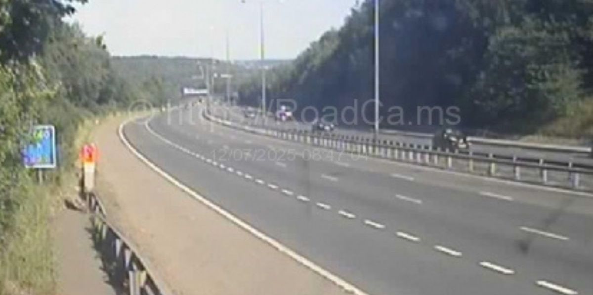 NextImg:M40 traffic: Multi-vehicle crash forces motorway to close 'for several hours' with long delays near Heathrow