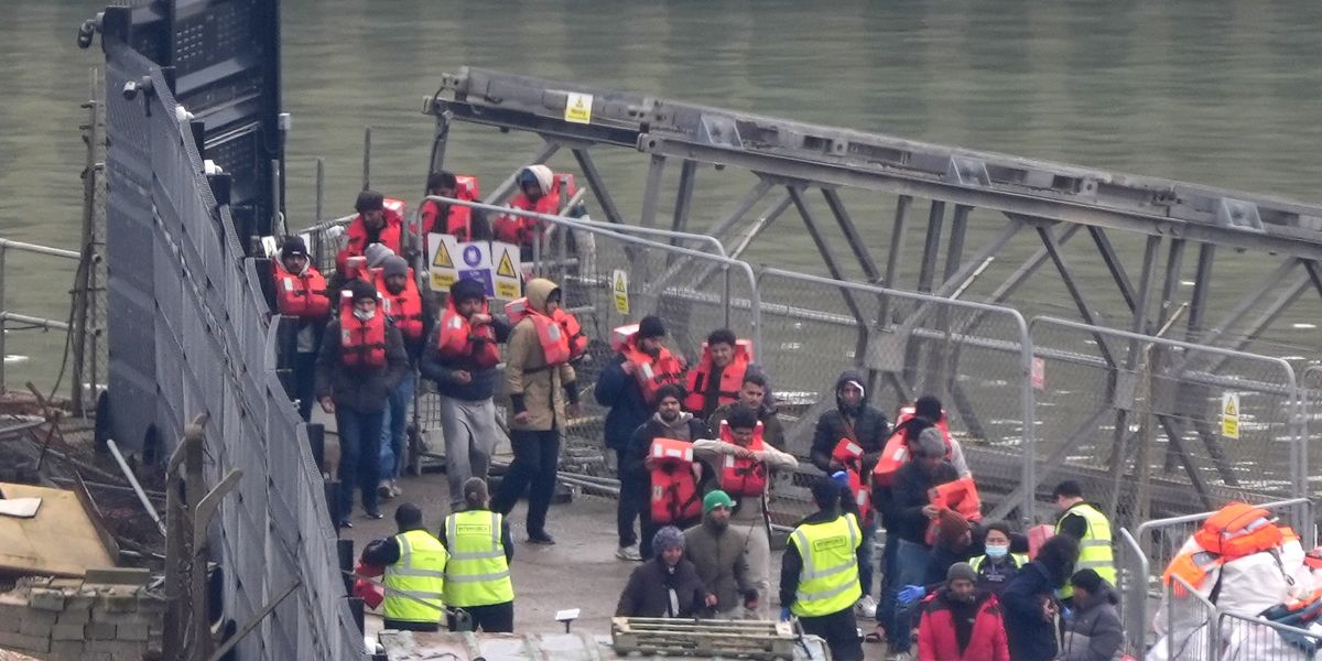 NextImg:Channel crossings daily record smashed as more than 1,000 migrants arrive in UK today