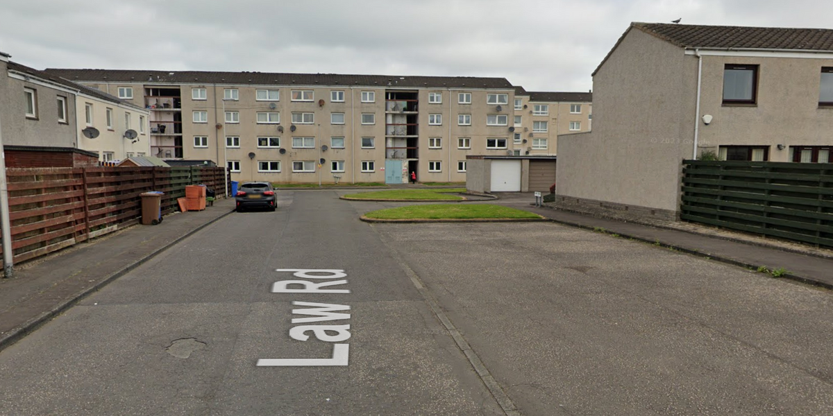NextImg:'Neighbour from hell' banned from accessing her own house after complaints from next door