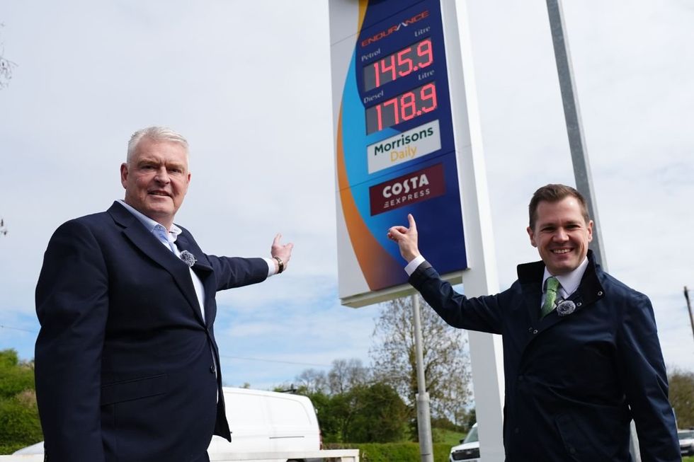 Lee Anderson and Robert Jenrick point at fuel prices