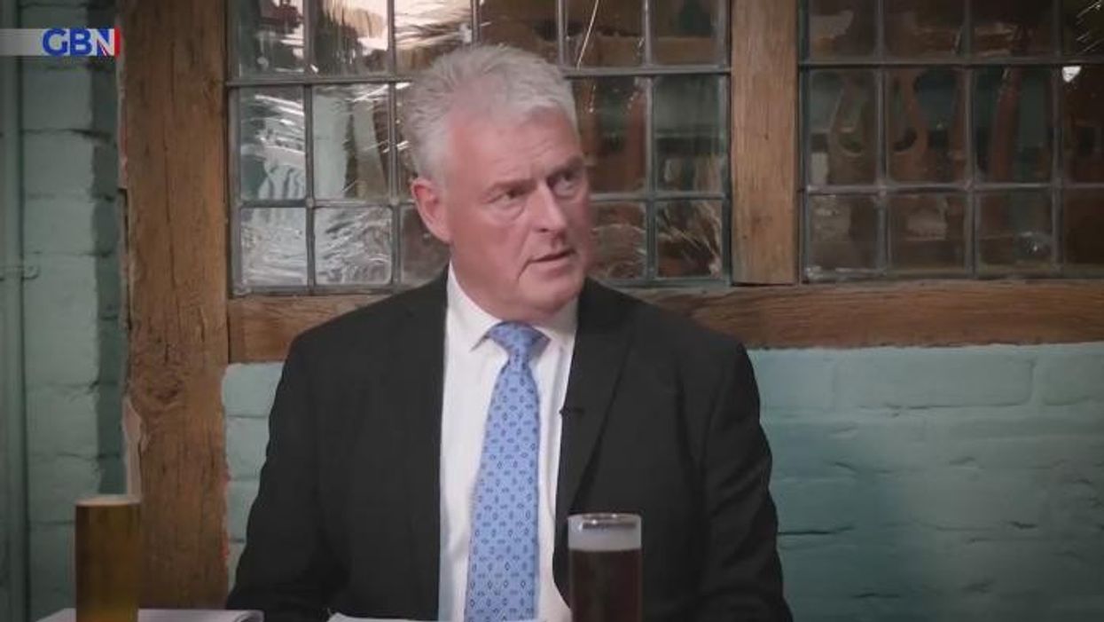 ‘Grow a spine!’ Lee Anderson furiously slaps down Matthew Stadlen in heated migrant crisis row