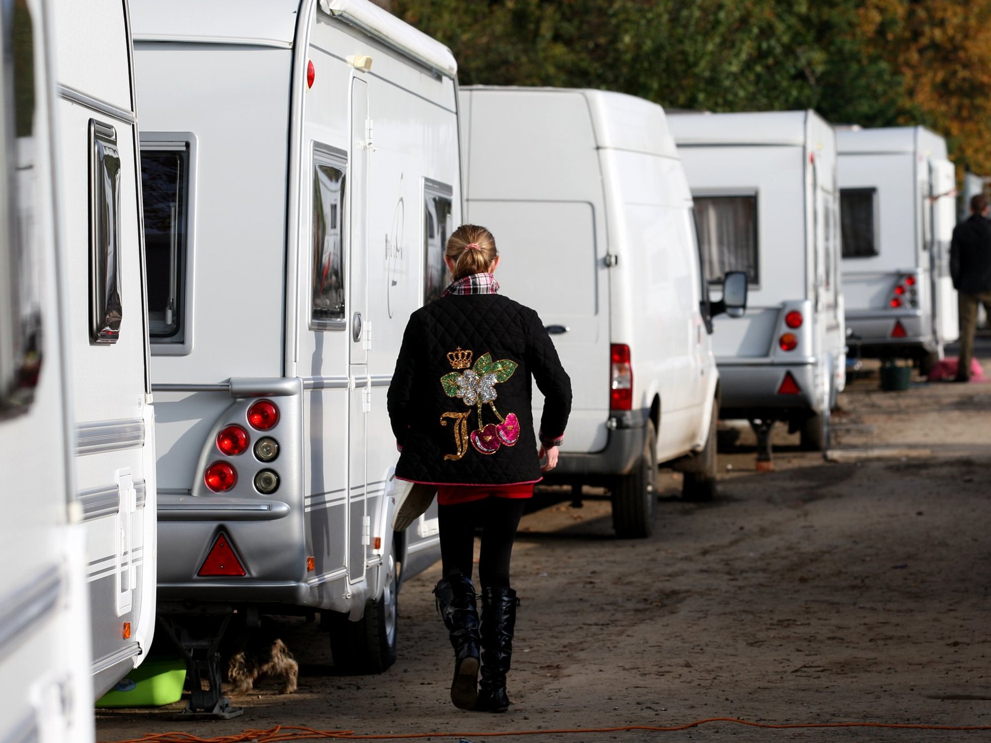 Traveller chaos as caravans descend on popular country park just as Easter holidays begin