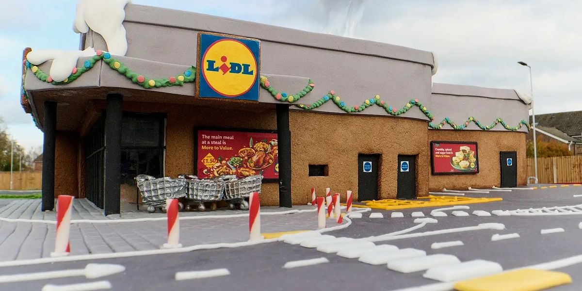 Lidl celebrates 1,000th store opening with a ‘delicious’ Christmas freebie Lidl celebrates 1,000th store opening with a ‘delicious’ Christmas freebie