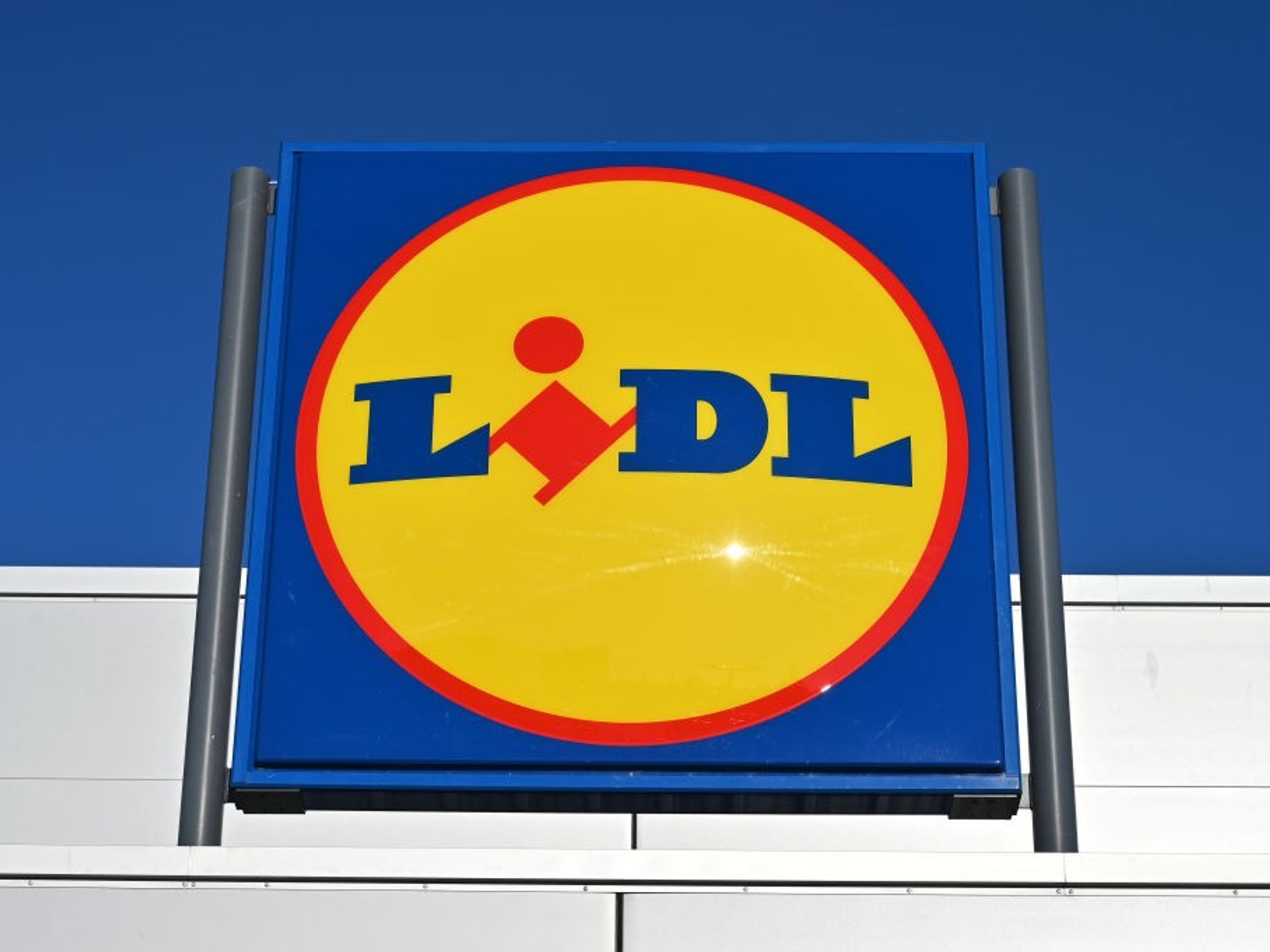 Lidl store sign