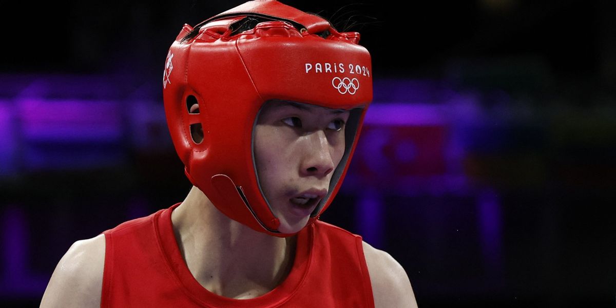 Controversial Olympics boxer cleared for boxing return after sex test Controversial Olympics boxer cleared for boxing return after sex test