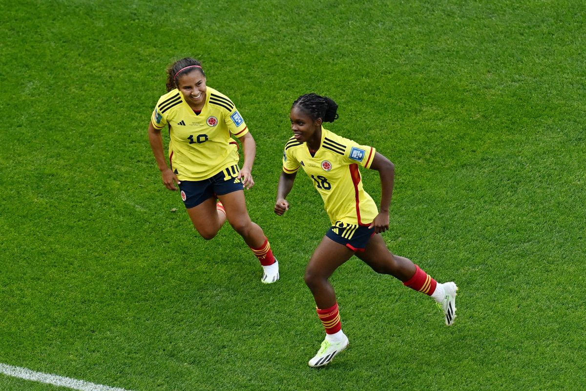 Women's World Cup star who beat cancer collapses in terrifying footage Women's World Cup star who beat cancer collapses in terrifying footage